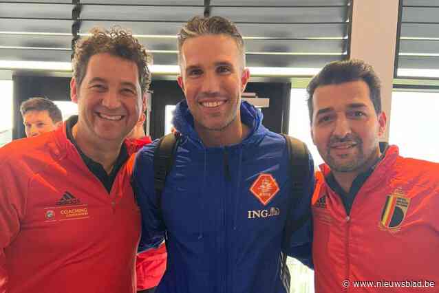 Frederik D’Hollander speelt potje padel met Robin van Persie tijdens tweedaagse stage om UEFA Pro Licence te halen: “Uiteraard heb ik nog altijd ambitie”