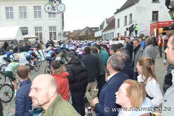 Van alpenhoornserenades, veel pinten tot gekke wielercommentaar: Nokere Koerse is altijd feest