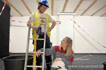 Vroeger samen in kleuterklas, nu samen op de planken in blijspel: “Er zitten best wat aangebrande moppen in”