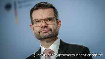 Neues Gesetz soll Bürokratieabbau vorantreiben - Wirtschaft verlangt mehr