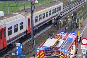 Rookontwikkeling aan batterij van trein: brandweer komt ter plaatse