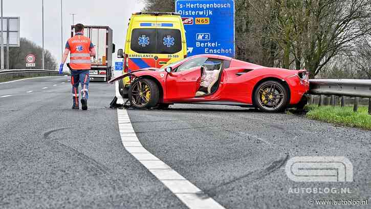 Ferrari 488 Spider crasht enorm hard op de A65 [+video]