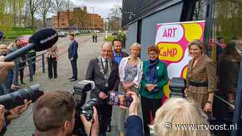 Koningin Máxima in gesprek met studenten in Zwolle: "Veel profijt gehad van deze dag"