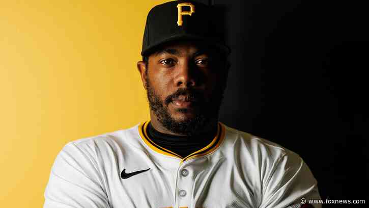 World Series champ Aroldis Chapman grabs woman's chest in bizarre video