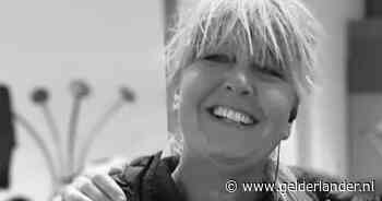 Stoere politievrouw Gina (55) had altijd een glimlach, zelfs op haar laatste foto: ‘Ze vocht voor elke dag’
