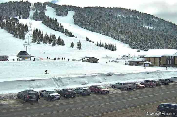 Twelve Inches Of Snow Falls At Washington Ski Area In 24 Hours