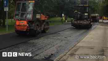 Councillor says 'we look stupid' over potholes