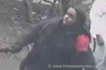 Police hunt for man after Deptford Islamic Centre stabbing