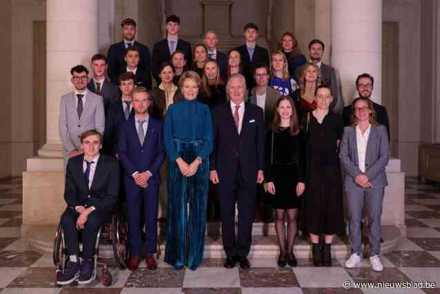 “Onvergetelijke ervaring”: Ultrakid Johannes (16) schuift samen met topsporters aan voor maaltijd met vorstenpaar in Kasteel van Laken