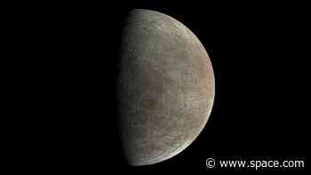 If there's life on Europa, solar sails could help us find it