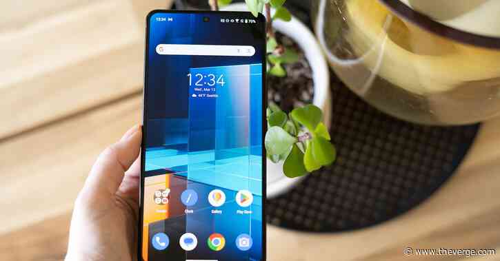 The Asus Zenfone 11 Ultra is more screen, less zen