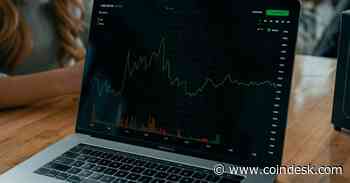 First Mover Americas: Robinhood Shares Jump, Layer 2s Become Cheaper