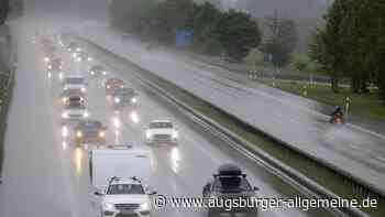 Abgefahrene Reifen: Auto kommt auf der A8 ins Schleudern