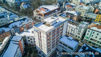 Ein Schandfleck weniger in Rosenheim? Was jetzt mit dem Volksbank-Gebäude passiert