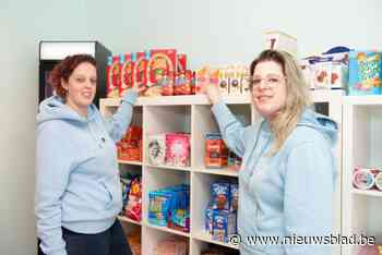 Drie maanden na sluiting kinderopvang openen zussen Terryn snoepwinkel Sweetz: “Jeugd is tuk op Amerikaanse snoep”