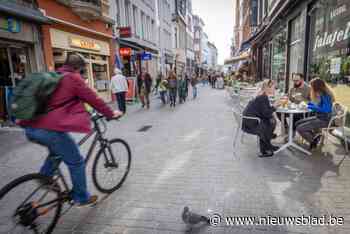 Antwerpse Hoogstraat verliest met ’t Parlement en El Bife twee horecamonumenten: “Wie geraakt tegenwoordig nog in de stad?”