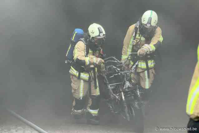 Motorfiets uitgebrand in ondergrondse parking