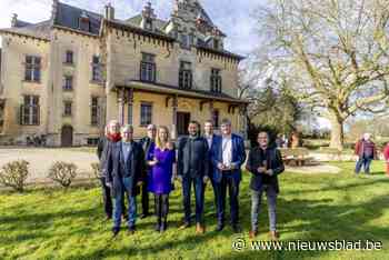 Zelfs inwoners die geen ticket wisten te bemachtigen mogen op 17 of 23 maart in rondbouw en deel kasteelpark rondlopen