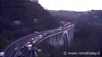 Incidente in autostrada:  tamponamento tra tir, 10 chilometri di coda e traffico in tilt