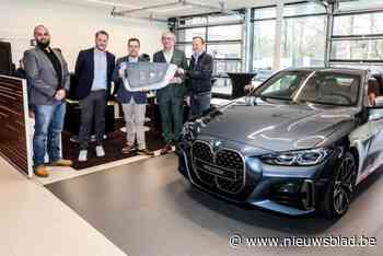 Leerlingen autotechniek Gitok krijgen van garage Meeusen BMW als didactisch materiaal