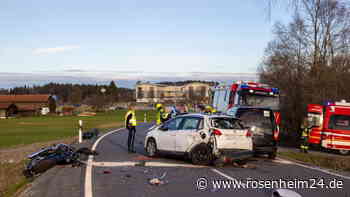 Motorradfahrer in Straßengraben geschleudert – Rettungshubschraubereinsatz bei Grabenstätt