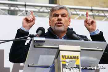 Filip Dewinter krijgt enkel boete voor door het rood licht rijden met Maserati: “Dit kan inderdaad iedereen overkomen”