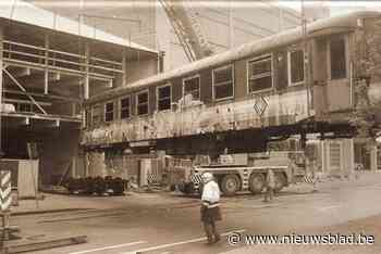 Antieke treinwagon verhuist naar Verbeke Foundation: “Opgelet, er rijdt een trein op de snelweg”