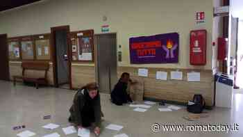 VIDEO | Azione di "Bruciamo tutto" alla Sapienza: le attiviste interrompono le lezioni
