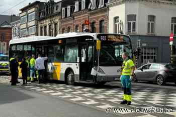 Ongeval tussen wagen en bus op Bredabaan: vier personen lichtgewond