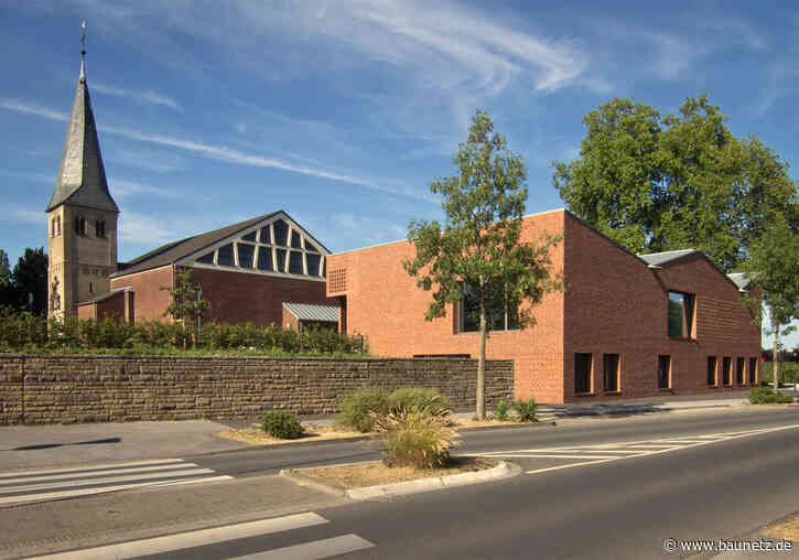Inversionen des Bestands - Pfarrzentrum bei Monheim von Heiermann Architekten