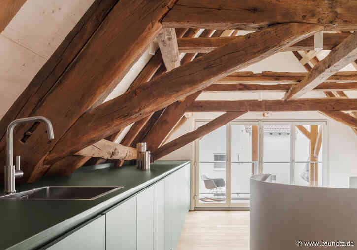 Wohnen unterm Sprengwerk
 - Umbau in Kelsterbach von Fröhlich Gassner