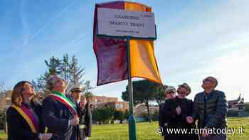 Ad Acilia il sindaco inaugura la prima targa dedicata al dj Marco Trani