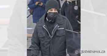 Suspect gets away with $300 after robbing Brampton bank twice: police