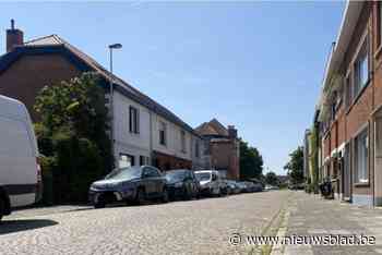 Minder parkeerplaats en meer groene ruimtes voor betere waterinfiltratie in nieuwe woonstraat Sterrenlaan