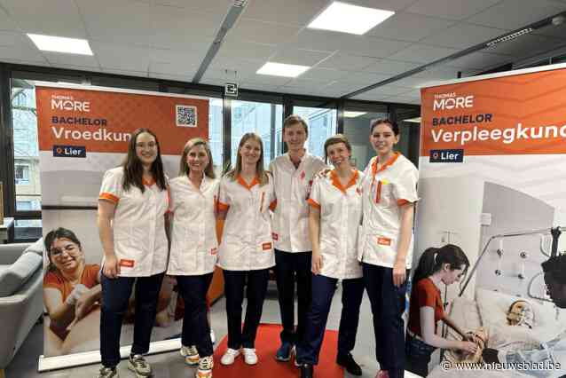 Symbolische switch van wit naar blauw voor stage-uniformen Thomas More Lier: “Bewuste stap om inclusieve werkomgeving te bevorderen”