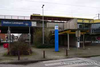 Trein maakt bijzondere stop in station van Landegem voor politiecontrole