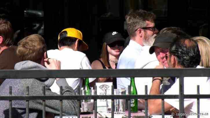 Golf courses, patios open for warm Calgary weekend