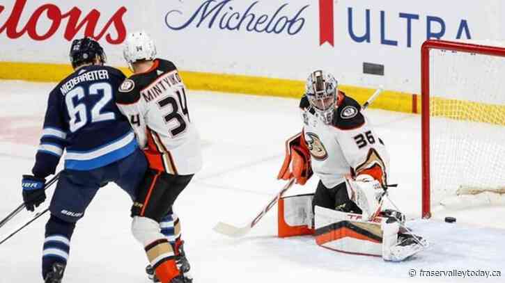 Toffoli, Brossoit help Jets soar past struggling Ducks 6-0