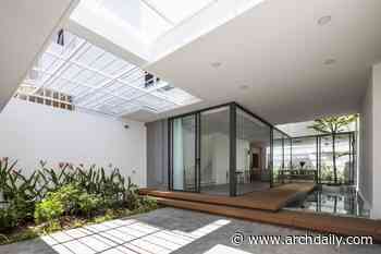 Banh Duc House / Space Design Archgroup