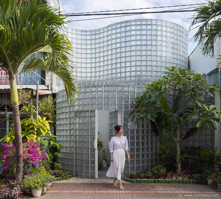Beyond Transparency: 5 Buildings Highlighting Glass Brick Facades