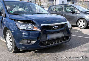 Vier Autos aufeinander geschoben