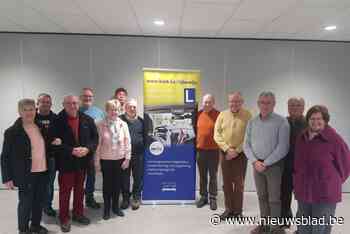 Opfrissingscursus verkeersregels valt in de smaak bij cursisten “Ik hoor best wel nuttige weetjes”