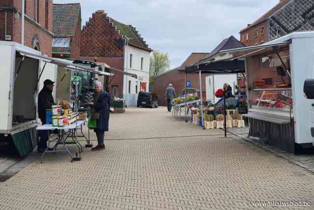 Pepingen vangt Halse marktkramers op