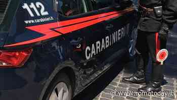 Minaccia con un coltello la cassiera di un supermercato per farsi consegnare l'incasso