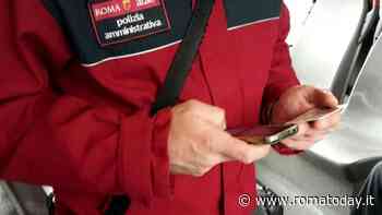 Sul bus senza biglietto, aumentano i controlli (e le multe): 500 sanzioni al giorno