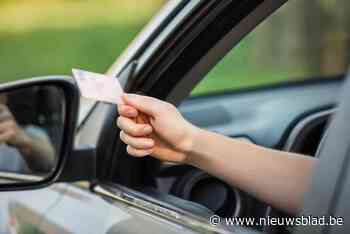 Honderdtal ‘klanten’ verliest hun rijbewijs nadat fraude met rijexamen wordt ontmaskerd: “De slachtoffers zijn ook dader”