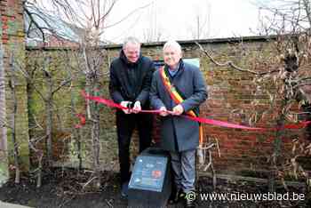 Zonnestelselpad in Geelhandlaan blinkt weer als nieuw: “Iedere stap komt overeen met vijf miljoen kilometer”