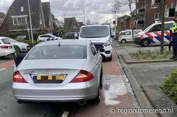 Automobilist rijdt door bussluis op de Nijlstraat, auto verliest olie