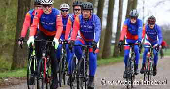 Wielrenners gaan weer de weg op: ‘Fietsen in een groep is niet zo eenvoudig als het lijkt’