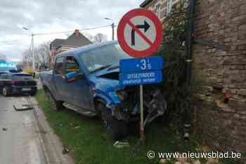Beelden tonen ravage na spectaculair ongeluk in Zegelsem, als bij wonder raakte niemand gewond